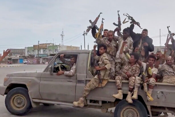 avansul houthi in yemen pune sua intr o noua situatie dificila o a doua stramtoare ar putea fi controlata de iran prin aliatii sai 6aa59d70ad3b1