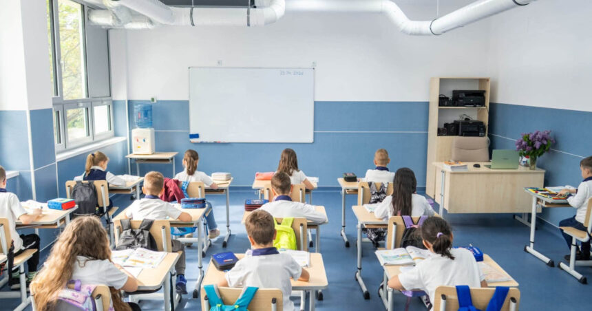 bolojan noul an scolar incepe cu finalizarea unui mare program de investitii in educatie cum s au folosit peste 25 miliarde de euro 6a9e60b81956c