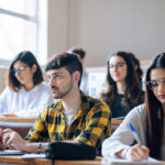 cand incep cursurile la facultate si cum sunt programate vacantele studentilor in anul universitar 2026 2027 6a98f4090725a