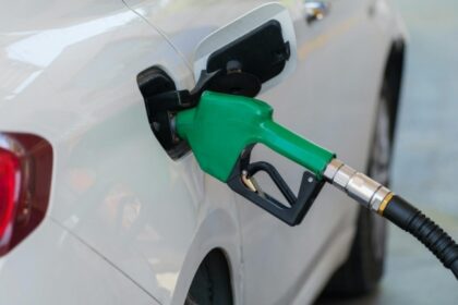 carburantii s au scumpit din nou benzina ajunge la 970 lei iar motorina la 1023 lei pe litru 6a9bad6b5bf6b