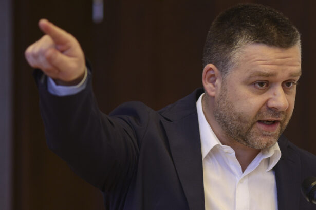 ciprian ciucu a convocat constructorii si operatorii de utilitati in contextul inceperii anului scolar ce masuri anunta primaria 6a99842cf273c