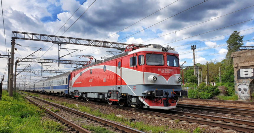 circulatia feroviara reluata la buftea dupa incendiul unei locomotive traficul ramane oprit la draganesti olt 6a9d86bc98ce9
