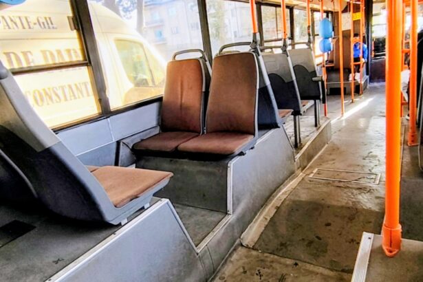 de o luna ct bus nu mai are contract pentru curatenia autobuzelor ce raspunde compania la sesizarile de pe linia 51b 6aa5279167975