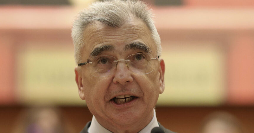 exclusiv petrisor peiu aur siegfried muresan nu va ajunge la votul parlamentului are deficiente de comportament dar nu e prost 6aac03babab79