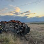 foto accident rutier la intrare in localitatea sacele microbuz rasturnat in afara carosabilului mai multe victime 6ab2b1aa52332