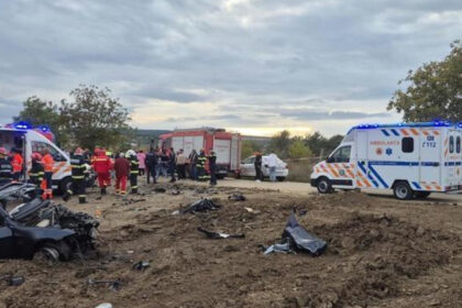 foto doi copii si un adult au murit dupa ce un autoturism si un camion s au ciocnit pe un drum din judetul iasi 6ab4055c283ea