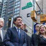 foto nicusor dan a dezvelit placuta the queen marie of romania corner si s a intalnit cu romanii din new york 6ab2a242cd432