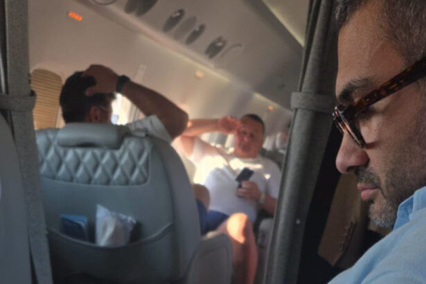 foto primele imagini din avionul privat cu care politicieni si magistrati au zburat in mykonos 6aa1662551cef