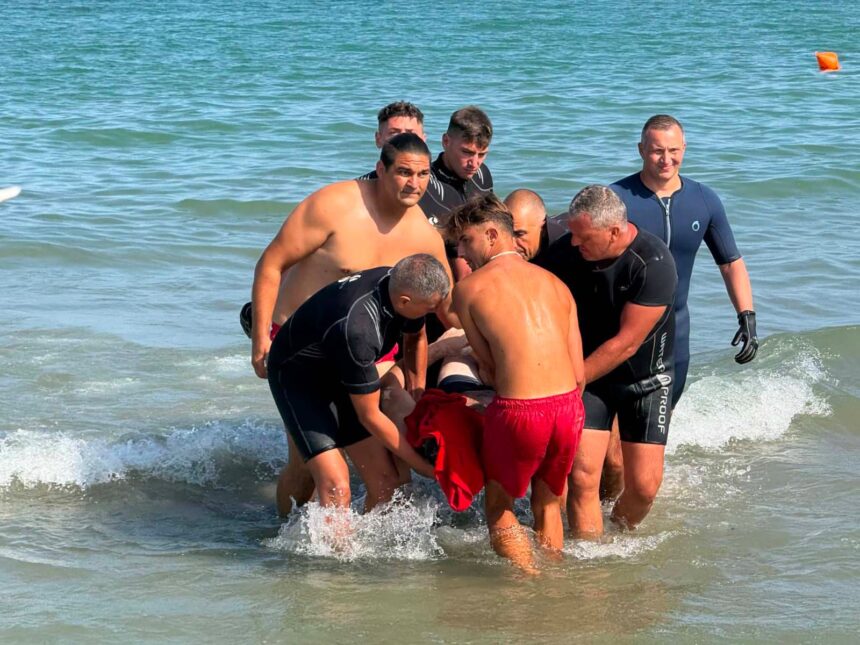 galerie foto a fost gasit turistul disparut in apele marii la costinesti 6a9825f921708