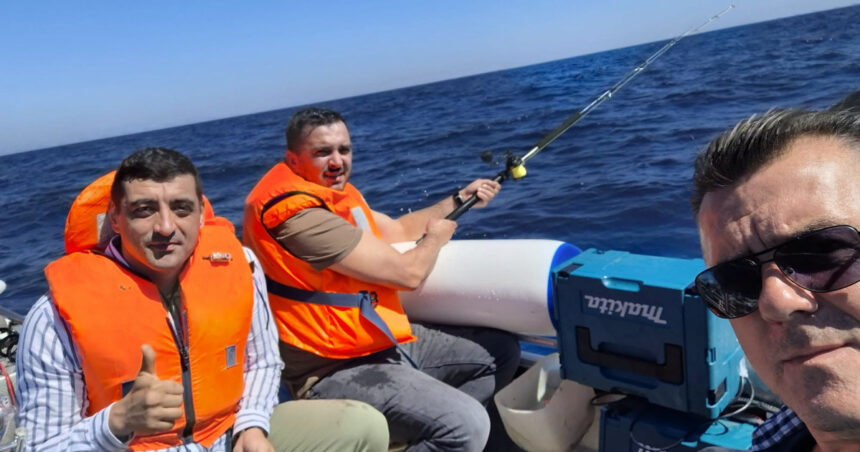 galerie foto george simion si dan dungaciu la pescuit alaturi de calugarii de pe muntele athos ne au facut mai intariti pentru ce va urma 6a9ede2478677