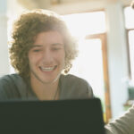 google ofera studentilor din romania 12 luni gratuite de abonament google ai plus 6aa29b875493c
