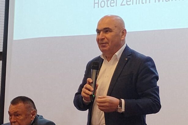 ilie bolojan prezent la constanta intalnire cu liderii si membrii pnl din judet 6a9acc981e597