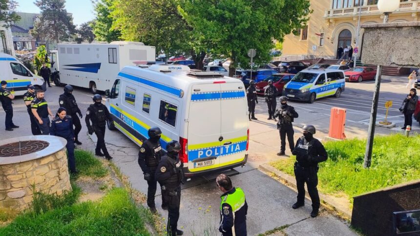 interceptari intr un mega dosar cu 26 de inculpati care spargeau case prin metoda chei mincinoase 6ab9886f8e048