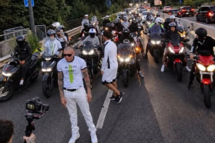 italia a expulzat un muzician din r moldova care blocase o autostrada pentru a realiza un videoclip 6ab94b55023cc