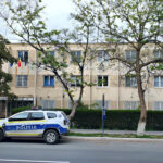 justitiara de harsova a vrut sa i bage in bucluc pe doi inculpati i a fotografiat si a anuntat politia ce au decis judecatorii 6abc327a59073