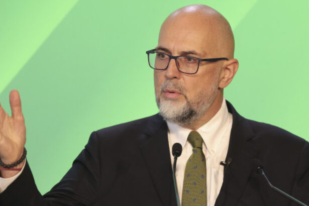 kelemen hunor senatorul lorant antal nu a avut mandat de la udmr sa fie in avionul bucuresti mykonos 6aa02fa5e0e67