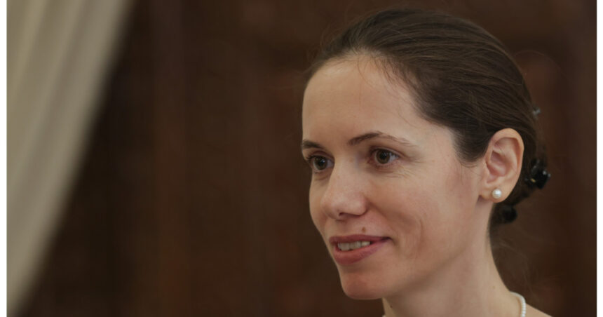 mirabela gradinaru si maia sandu impreuna la o conferinta despre siguranta copiilor pe internet la chisinau 6a991e5d74eb5