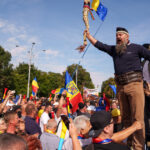 news alert ilie bolojan cere incetarea violentelor de la protestul ciobanilor din capitala guvernul face apel la calm 6aa94ba12f9c2