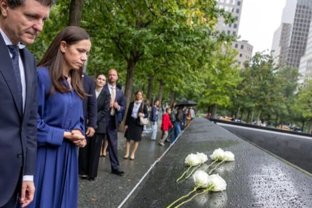 nicusor dan si mirabela gradinaru au depus flori la memorialul 9 11 din new york 6ab04916933dc