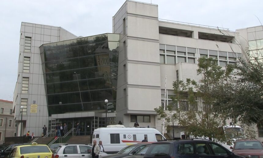o fosta traficanta de droguri a sunat la 112 ca a fost sechestrata intr o casa din palazu mare 6a9b43fee44b2
