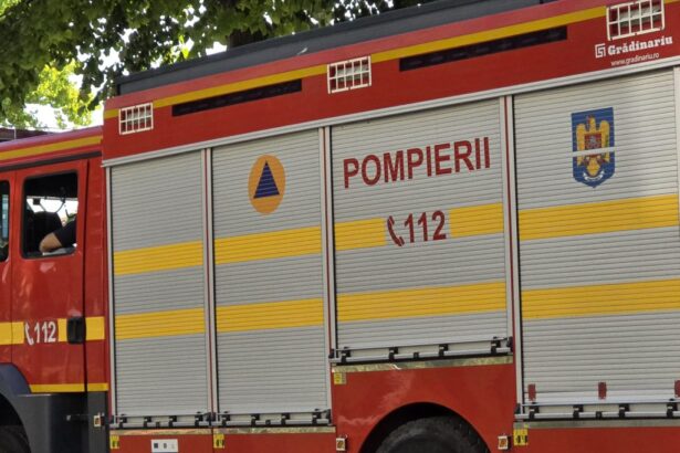 o tanara a cazut de la etajul unui bloc din tomis nord din constanta a fost declarata decedata 6a9e8c57c4561