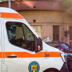 opt persoane care au atacat in luna august o ambulanta care transporta un pacient au fost trimise in judecata 6abd0b184929c