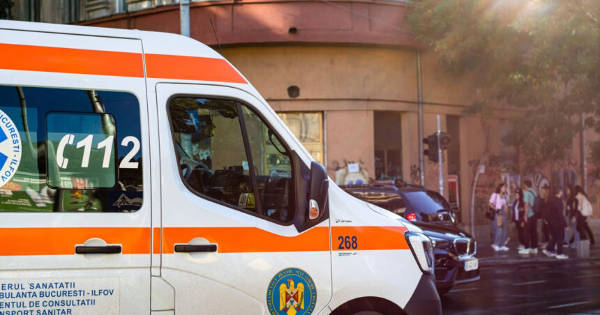 opt persoane care au atacat in luna august o ambulanta care transporta un pacient au fost trimise in judecata 6abd0b184929c