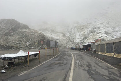 prima ninsoare pe transfagarasan din acest sezon rece soferii sunt sfatuiti sa se informeze inainte sa plece la drum 6ab23548e0ecb