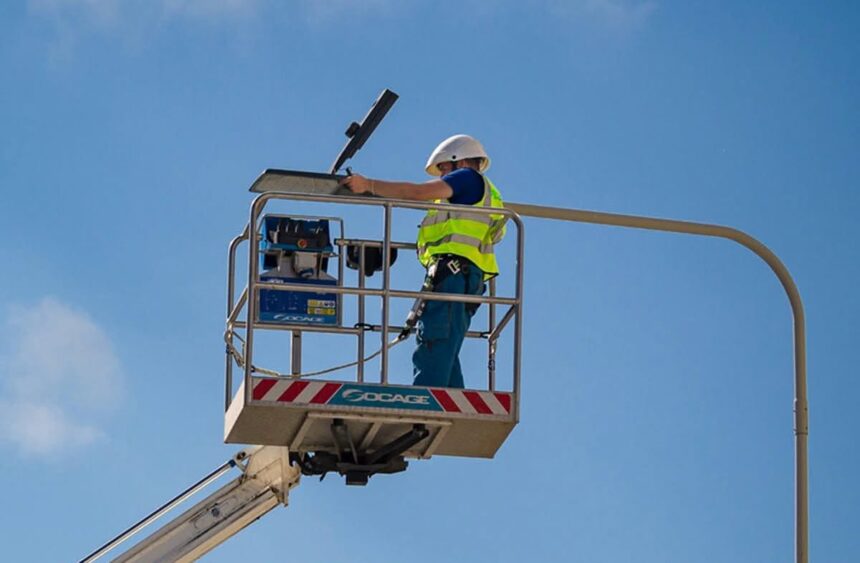procesul dintre primaria constanta si societatea flash lighting services pentru modernizarea iluminatului public a ajuns la curtea de apel 6aa33b3712280