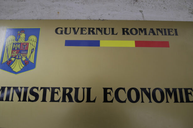 reorganizare la ministerul economiei 109 posturi vacante desfiintate si 32 de functii de conducere eliminate 6ab510ac2d612