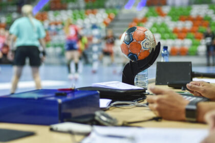 romania a invins ungaria la handbal feminin 6ab95cea8c3eb