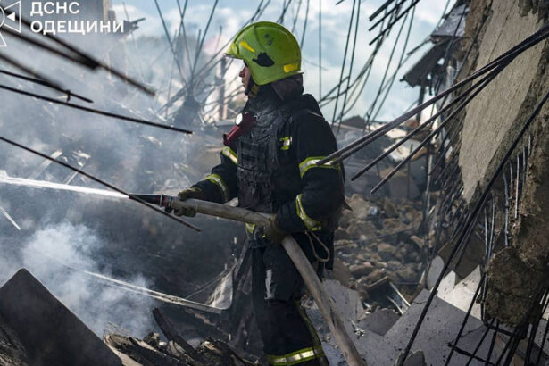 rusia a atacat sudul ucrainei explozii la odesa si pene de curent in mai multe cartiere din nikolaev 6aa65440d5825