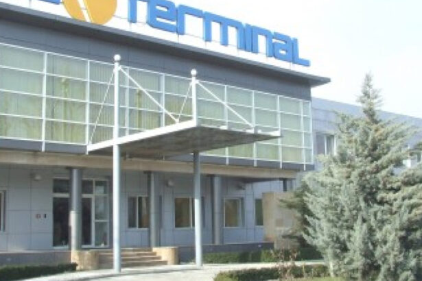salariatii oil terminal anunta greva generala ce revendicari au si cum reactioneaza conducerea companiei 6a986e72ce152