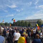 scandal cu fortele de ordine trafic blocat in pasajul victoriei pe fondul protestului caline caline poporul e cu tine reprezentantii oierilor nu sunt ciobanii nostri 6aa9345b3d64c