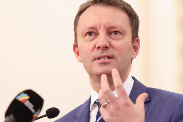 siegfried muresan domnul grindeanu si cu mine nu ne am inteles sa avem o anumita intalnire la o anumita ora la un anumit loc 6ab42c02b259a