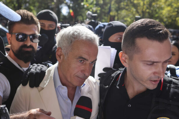 video calin georgescu la iesirea de la cab ii multumesc lui george simion pentru integritate care era planul lui pentru liderul aur 6aba4bfb4736e