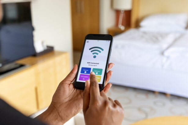 video capcana retelelor wi fi gratuite cum iti pot fi furate parolele si banii cand te conectezi la internet in aeroport hotel sau cafenele 6aaf6b993791c