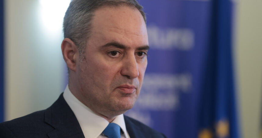 video deficitul scade dar pericolul ramane ce spune ministrul finantelor despre viitorul economic si ratingul romaniei 6a99ca95bf833