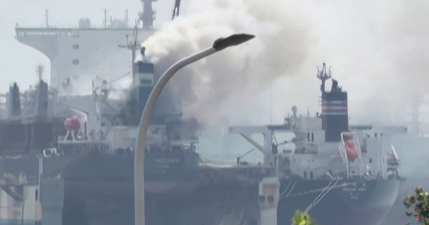 video incendiu devastator pe o nava aflata la reparatii in china 25 de morti ce se stie despre tragedia de pe ocean melody 6aa2b09cd795a