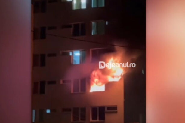 video incendiu intr un camin studentesc din cluj napoca 200 de tineri evacuati in toiul noptii trei au avut nevoie de oxigen 6ab91a28a2499