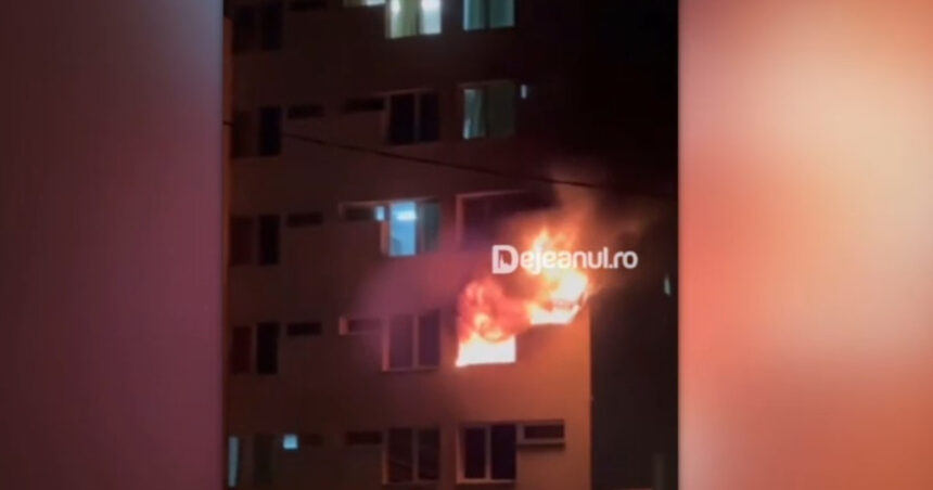 video incendiu intr un camin studentesc din cluj napoca 200 de tineri evacuati in toiul noptii trei au avut nevoie de oxigen 6ab91a28a2499