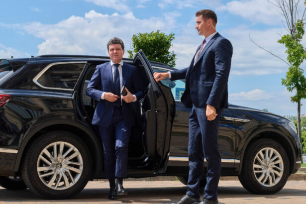 video mesajul lui nicusor dan pentru ministrul nazare si noua lui sotie presedintele si partenera sa au participat la nunta 6aa66e144abfc