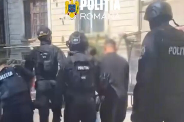 video metoda falsul accident folosita pentru a obtine mii de lei de la soferi in bucuresti perchezitii si trei persoane retinute 6a991e3a91ae2