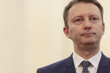 video nicusor dan a semnat decretul prin care il desemneaza premier pe siegfried muresan surse 6aaeb1456a64d