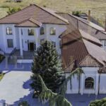 vila de 1 000 de metri patrati scoasa la vanzare in constanta pentru 32 milioane de euro 6aab046c89725
