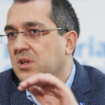 vlad voiculescu ii transmite lui siegfried muresan ca se poate baza pe voturile usr in parlament ii doresc sa reuseasca 6aac26e326cdf