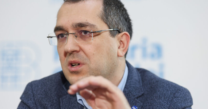vlad voiculescu ii transmite lui siegfried muresan ca se poate baza pe voturile usr in parlament ii doresc sa reuseasca 6aac26e326cdf