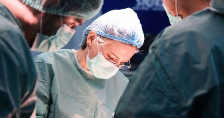 avea dureri abdominale severe a fost operata de urgenta 6acc853648741
