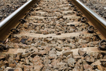 barbat de 73 de ani accidentat mortal de tren in zona statiei brazi traficul feroviar oprit pe m300 6ac11f4019fa3