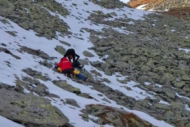 bucurestean de 66 de ani mort in muntii fagaras dupa ce a cazut 200 de metri 6abffef562953